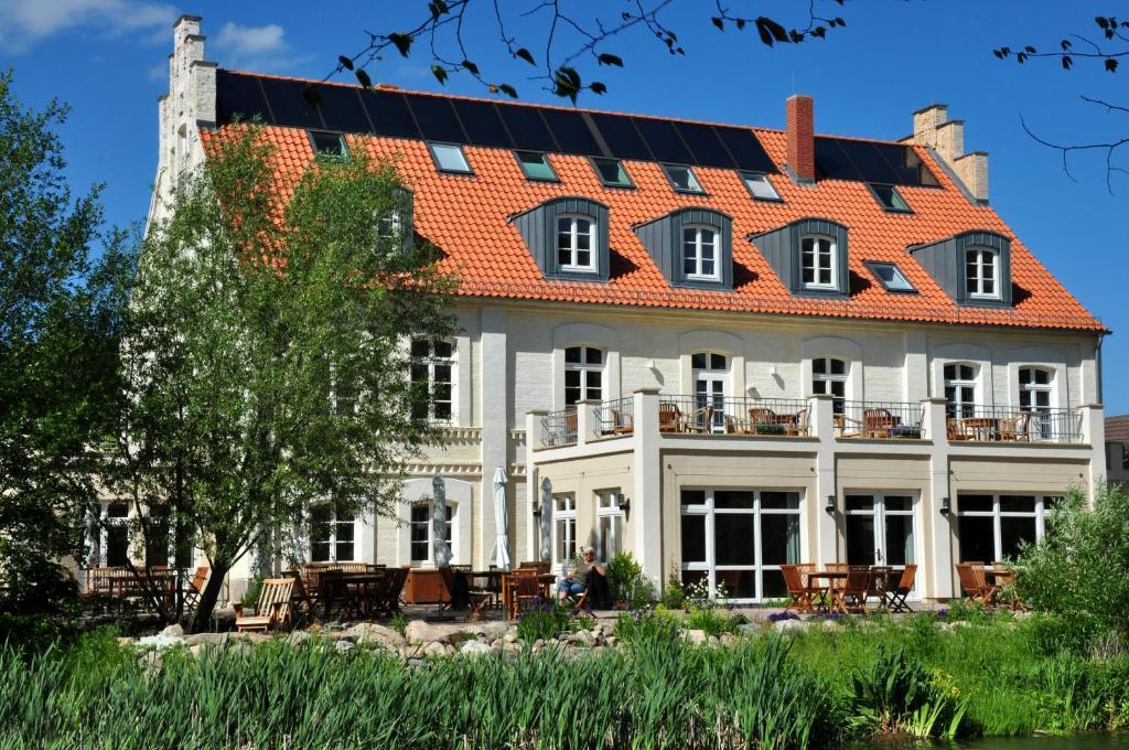 Hotel Gutshaus Parin - Bio- Und Gesundheitshotel Moor-Rolofshagen Ngoại thất bức ảnh