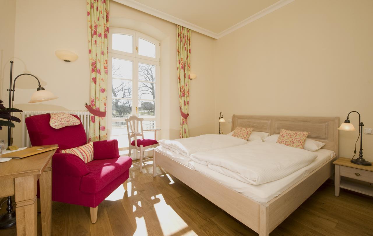 Hotel Gutshaus Parin - Bio- Und Gesundheitshotel Moor-Rolofshagen Ngoại thất bức ảnh